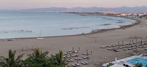 ساحل عمومی و ریبای شهرک الموج عمان در مسقط