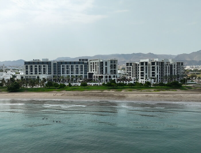 آپارتمانهای فیری هولد هتل ماندارین مسقط Mandarin Oriental oman muscat در کنار دریا در ساحل زیبای القرم - شاطی القرم